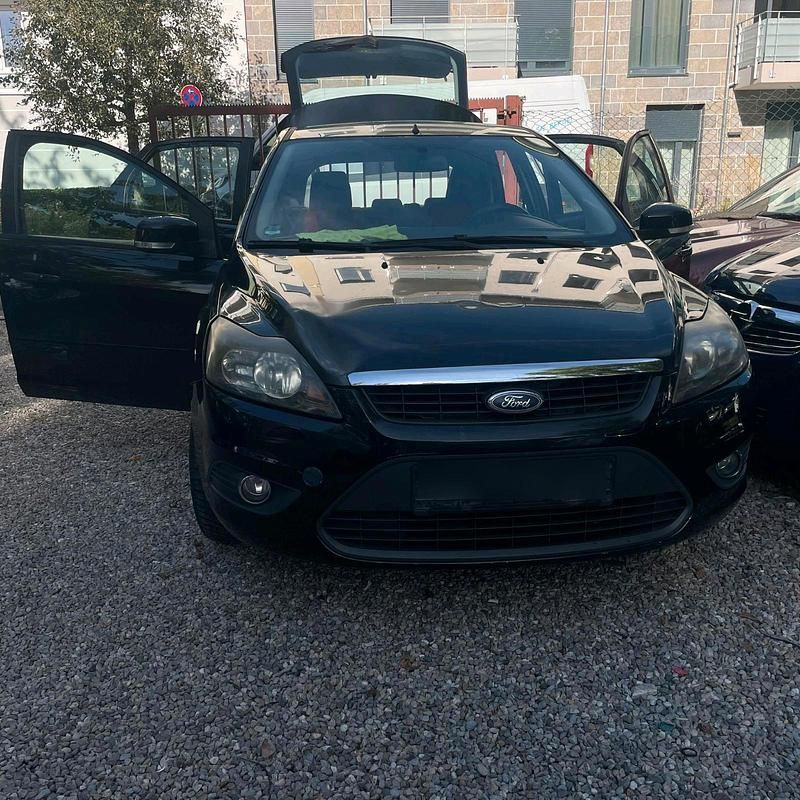 Schwarz Gebraucht 2009 Ford Focus Limousine | 1.300 € (Guter Preis) - Bild 1/4