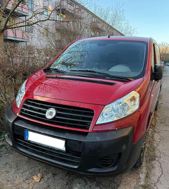 Gebraucht Fiat Scudo Basis 90 PS (66 kW) 2009 Rot Van