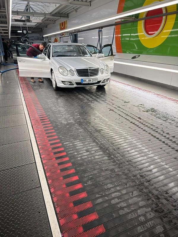 Gebraucht Mercedes E320 224 PS (164 kW) 2007 Grau Limousine