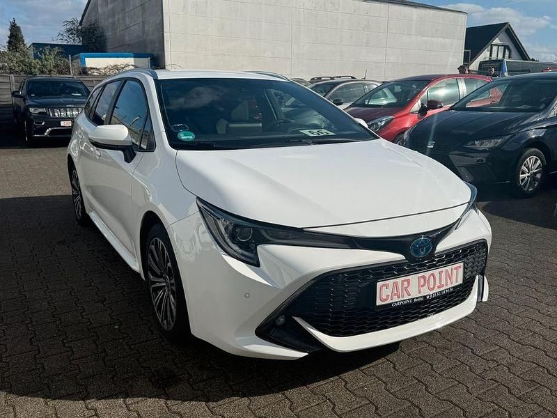 Gebraucht Toyota Corolla Team 98 PS (72 kW) 2023 Weiß Limousine