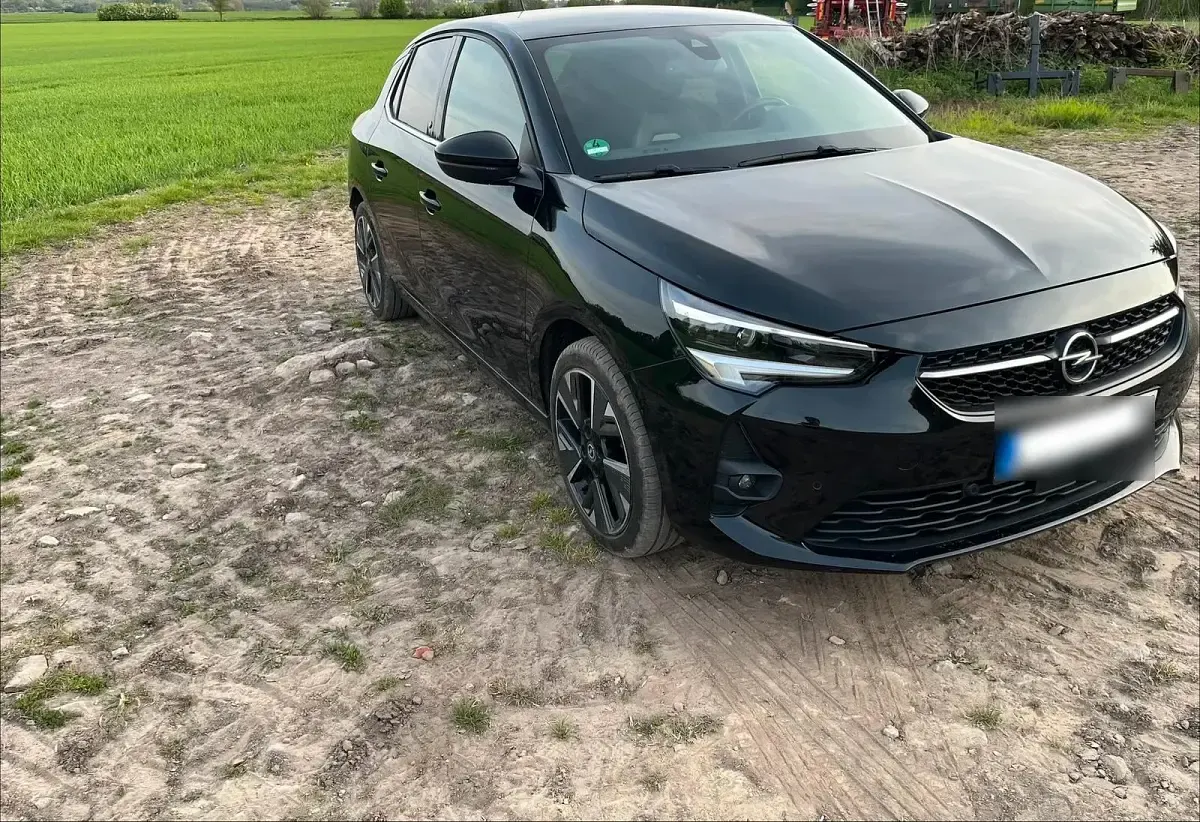 Gebraucht Opel Corsa-e Ultimate 102 kW (140 PS) 2021 Schwarz Kleinwagen
