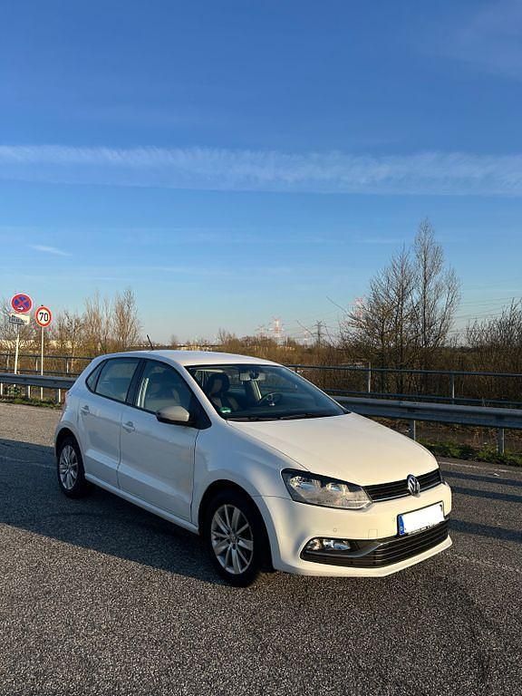 Gebraucht VW Polo Trendline 60 PS (44 kW) 2015 Weiß Limousine