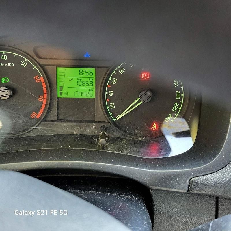 Gebraucht Skoda Fabia Elegance 69 PS (50 kW) 2009 Grau Limousine