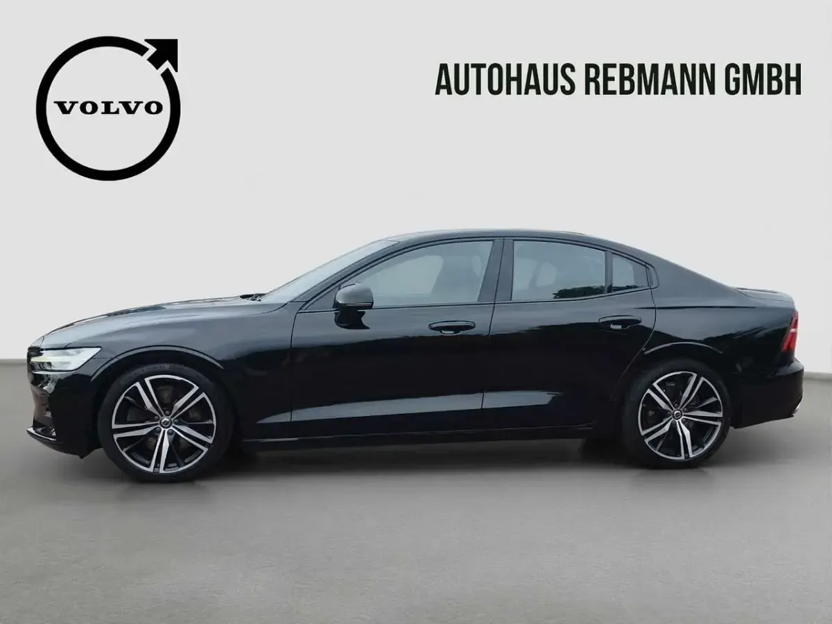 Gebraucht Volvo S60 R-Design 250 PS (183 kW) 2019 Black stone Limousine