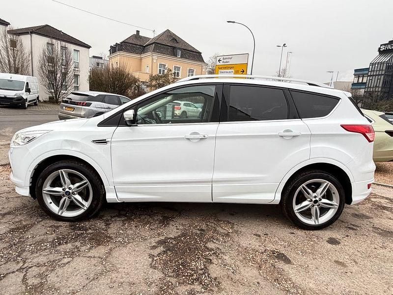 Gebraucht Ford Kuga Individual 179 PS (131 kW) 2015 Weiß SUV