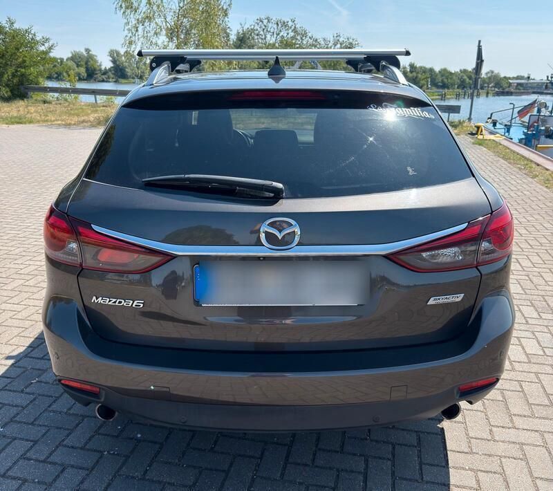 Grau Gebraucht 2016 Mazda 6 Sports-Line Limousine | 13.299 € (Teuer) - Bild 1/4