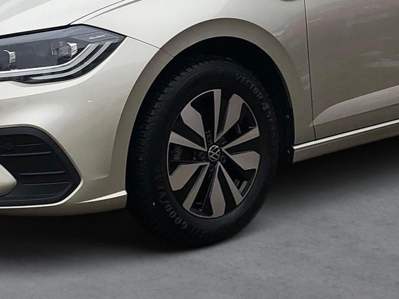 Gebraucht VW Polo Move 95 PS (69 kW) 2024 Silber Limousine