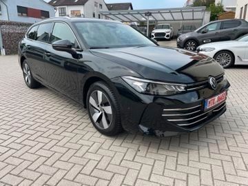 Schwarz Gebraucht 2024 VW Passat Business Limousine | 30.900 € (Superpreis) - Bild 1/4
