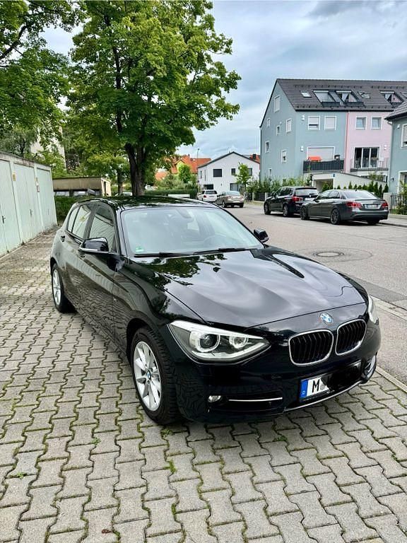 Schwarz Gebraucht 2014 BMW 118 Sport Line Kleinwagen | 7.900 € (Guter Preis) - Bild 1/4