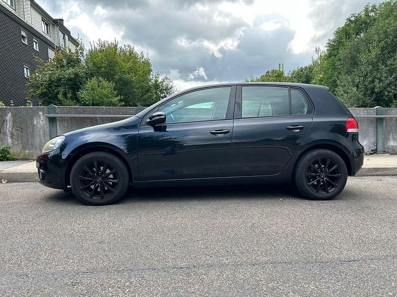 Schwarz Gebraucht 2011 VW Golf VI Trendline Limousine | 4.690 € (Fairer Preis) - Bild 1/4