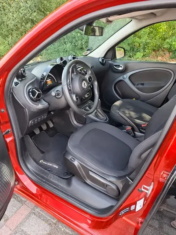 Gebraucht Smart ForFour 71 PS (52 kW) 2019 Schwarz Kleinwagen