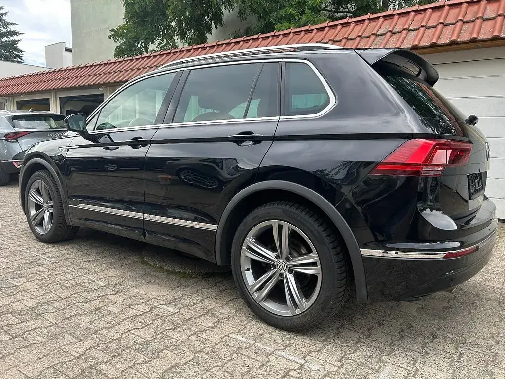 Gebraucht VW Tiguan R-line 150 PS (110 kW) 2020 Schwarz SUV