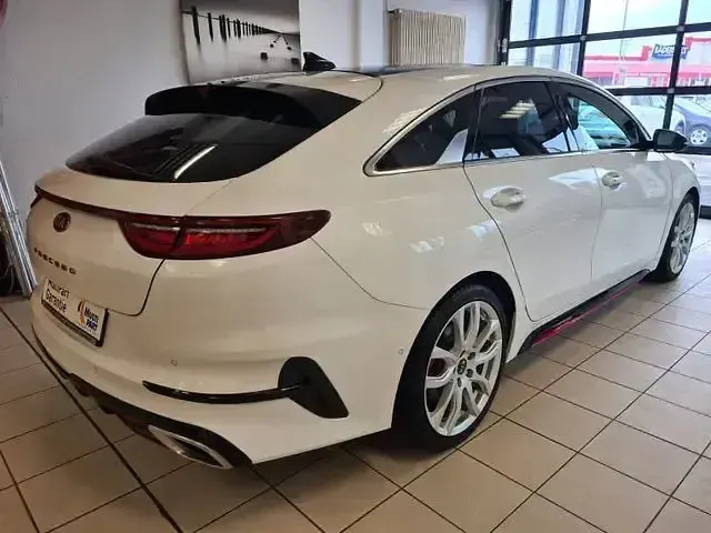 Usata Kia ProCeed 204 CV (150 kW) 2019 Bianco Utilitaria