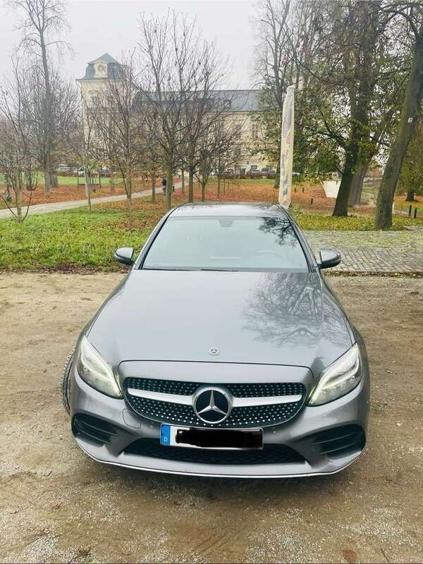Gebraucht 2020 Mercedes C300 AMG line Limousine | 29.950 € - Bild 1/4