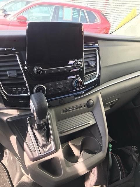 Gebraucht Ford Tourneo 185 PS (136 kW) 2022 Schwarz Van / Kleinbus