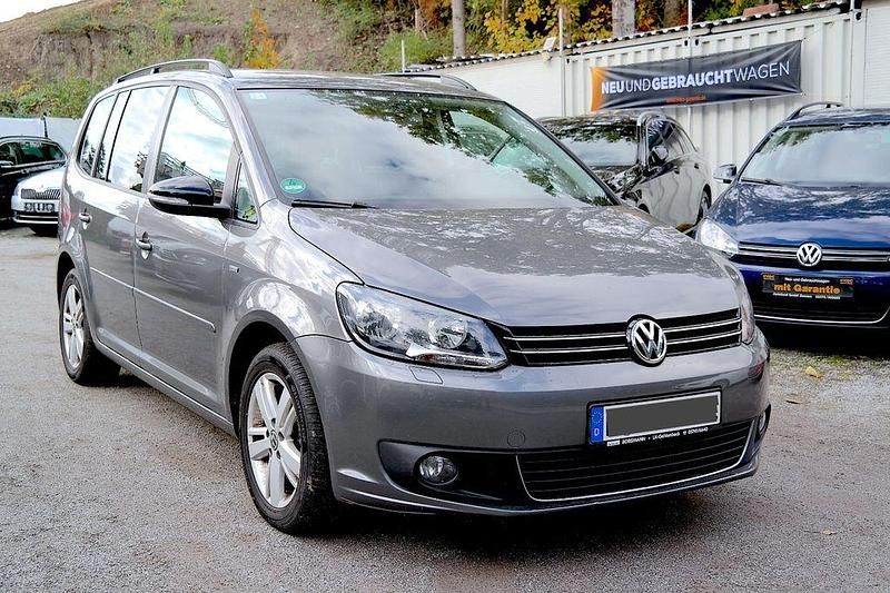 Grau Gebraucht 2013 VW Touran Match Van / Kleinbus | 7.950 € (Guter Preis) - Bild 1/4