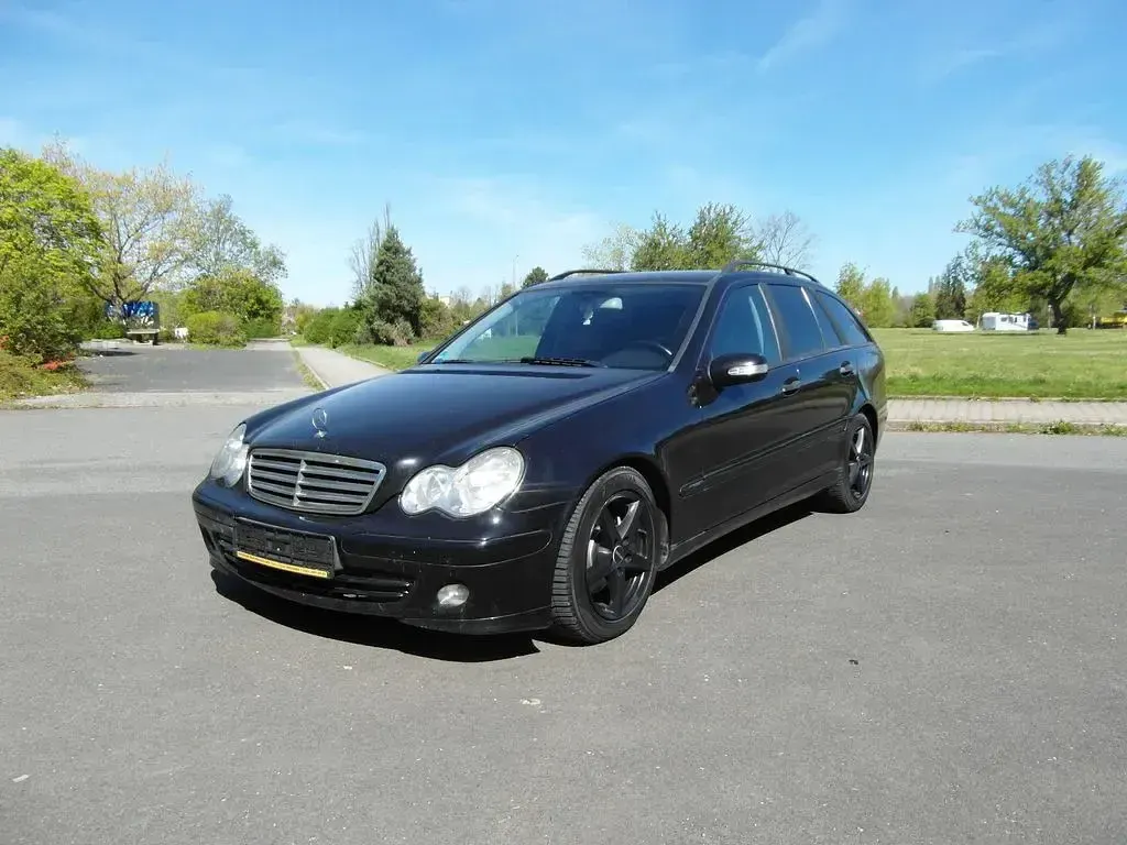 Second-hand Mercedes C220 150 CP (110 kW) 2005 Negru Break
