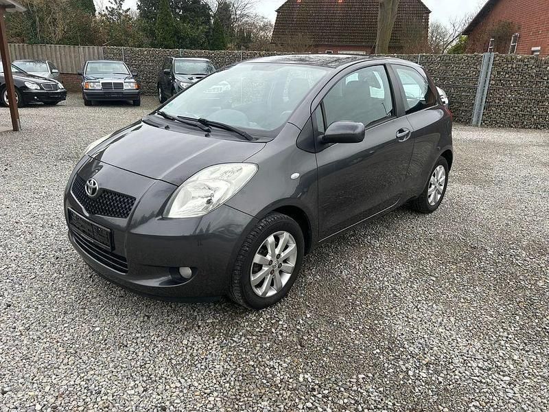Gebraucht Toyota Yaris Team 69 PS (50 kW) 2008 Grau Kleinwagen