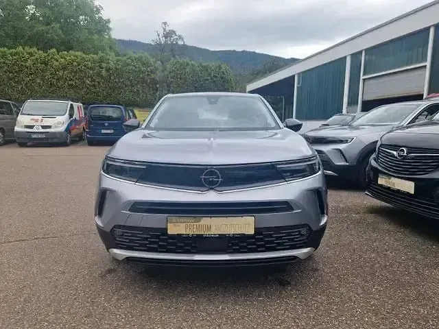 Gebraucht Opel Mokka Elegance 131 PS (96 kW) 2021 Kontrast grau/quarz silber SUV