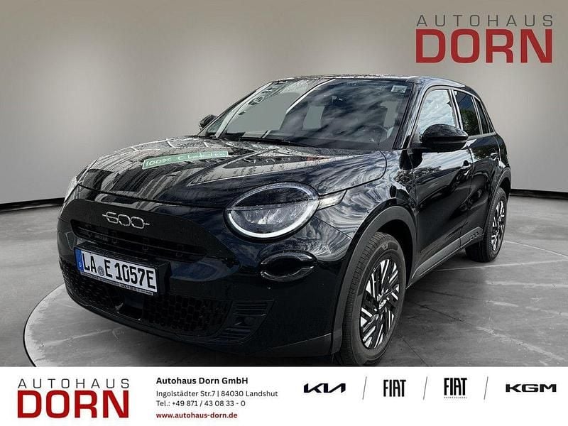 Schwarz Neu 2025 Fiat 600E Red SUV | 32.590 € - Bild 1/2