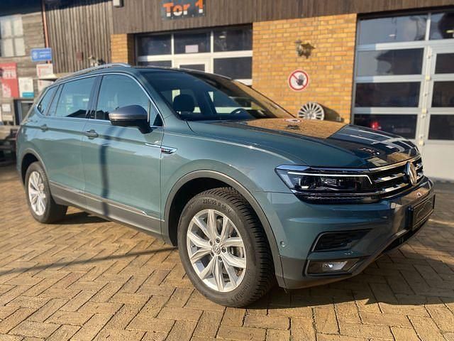 Petroleum blue (metallic) Gebraucht 2020 VW Tiguan Allspace Highline SUV | 27.790 € (Fairer Preis) - Bild 1/4