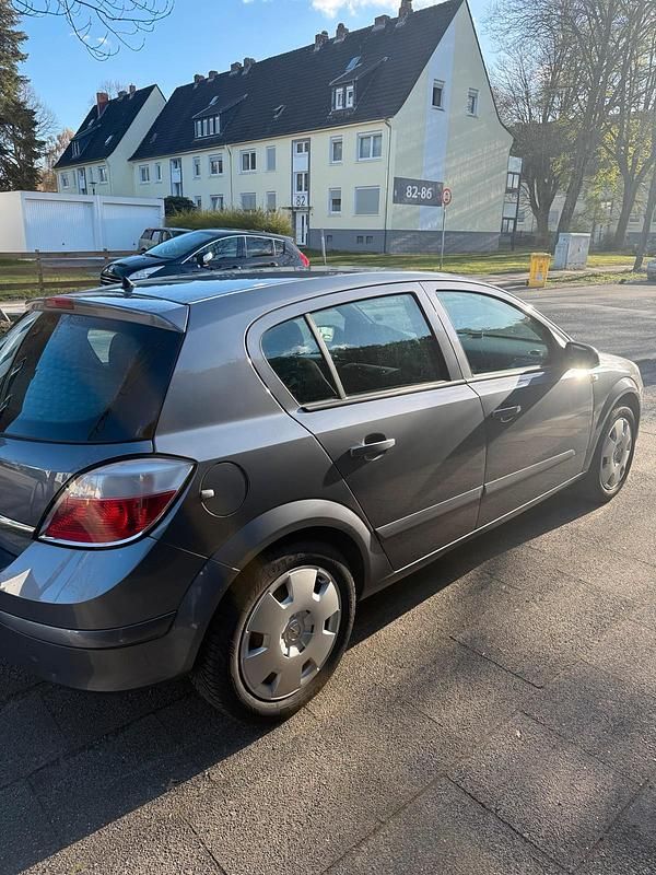 Gebraucht Opel Astra 90 PS (66 kW) 2006 Blau Kleinwagen