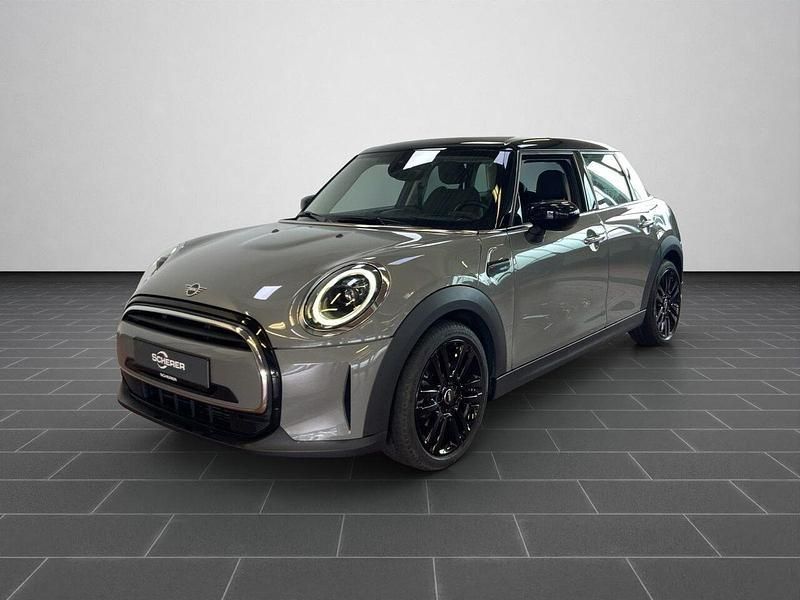 Moonwalk grey (metallic) (metallic) Gebraucht 2021 Mini Cooper Classic Kleinwagen | 20.990 € (Fairer Preis) - Bild 1/4
