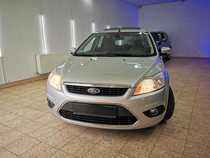 Gebraucht Ford Focus Ghia 101 PS (74 kW) 2008 Silber Kombi