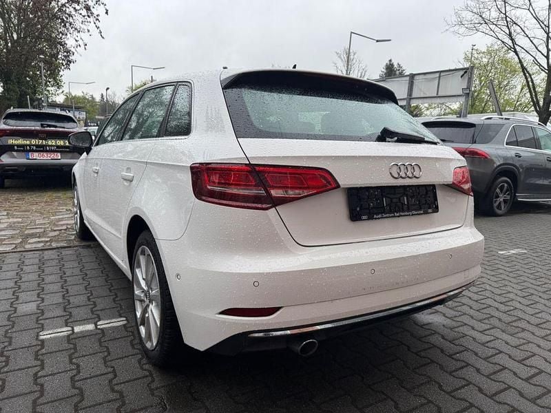 Second-hand Audi A3 Design 116 CP (85 kW) 2019 Alb Berlinǎ