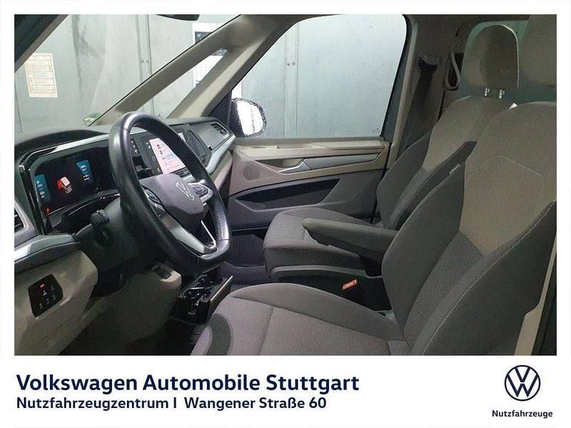 Gebraucht VW Multivan Life 150 PS (110 kW) 2023 Indiumgrau metallic Van / Kleinbus