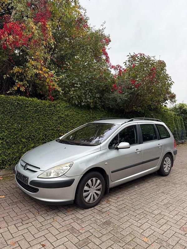Silber Gebraucht 2002 Peugeot 307 Kombi | 1.500 € (Guter Preis) - Bild 1/4