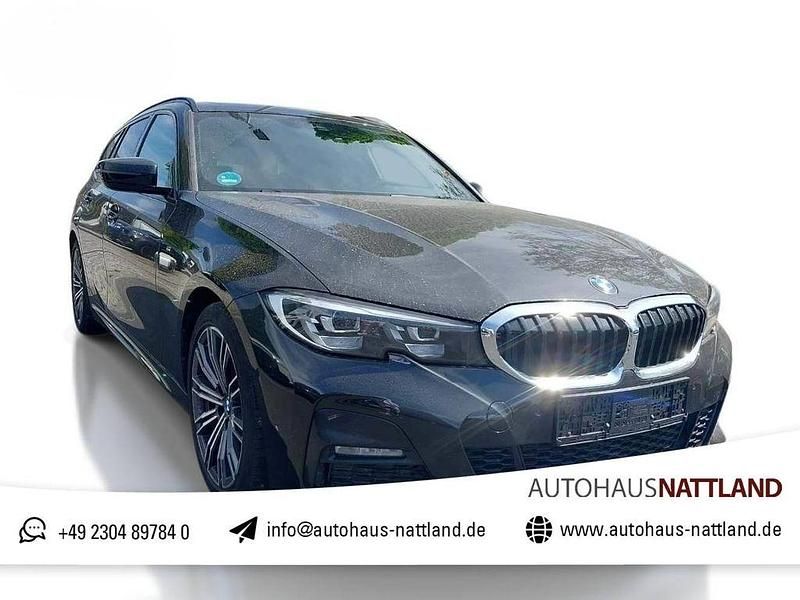 Black sapphire Gebraucht 2020 BMW 320 M Sport Kombi | 23.950 € (Superpreis) - Bild 1/4