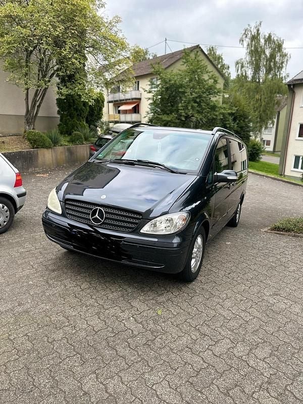Schwarz Gebraucht 2006 Mercedes Viano Van / Kleinbus | 7.300 € (Teuer) - Bild 1/4
