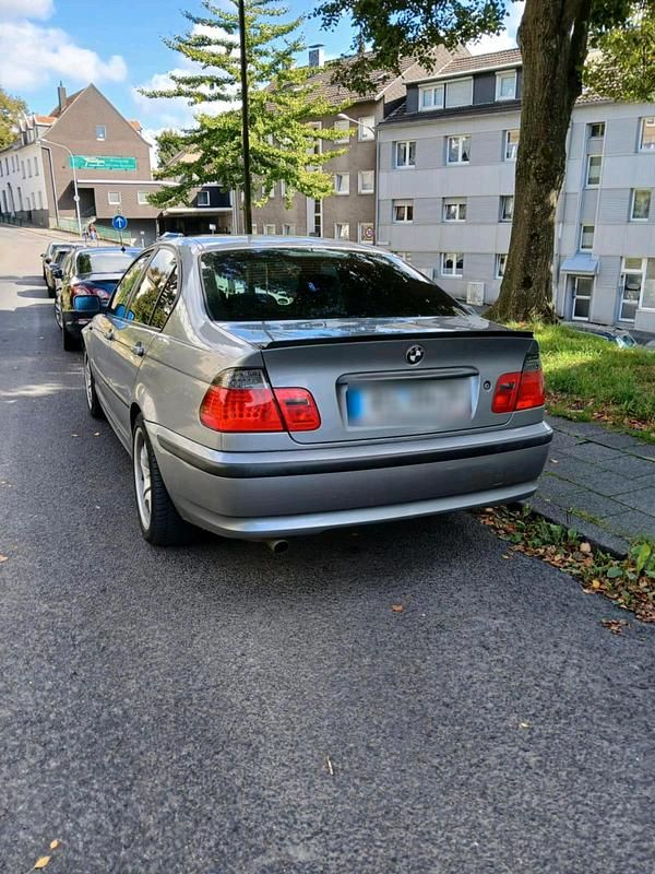 Gebraucht BMW 318 143 PS (105 kW) 2005 Silber Limousine