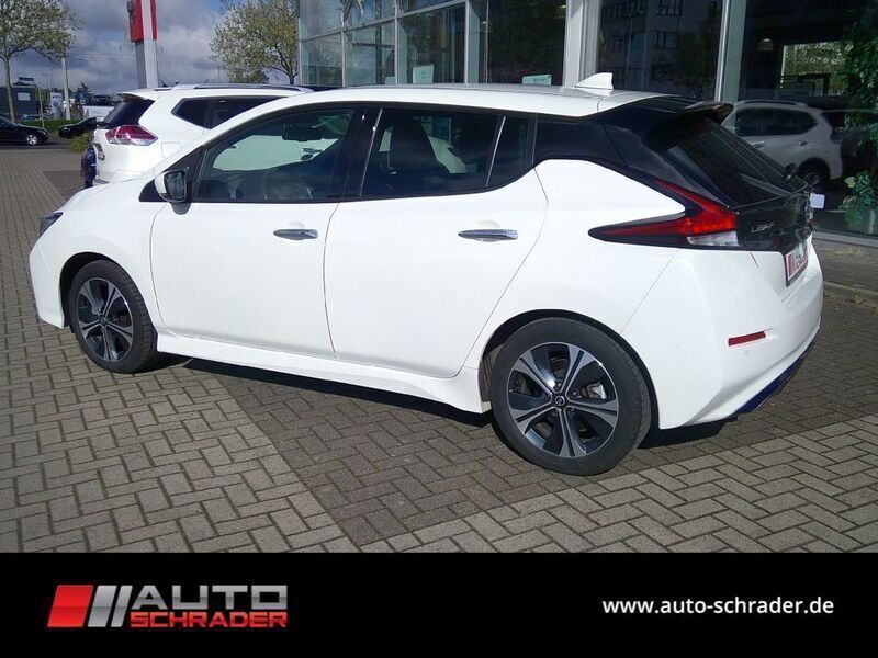 Gebraucht Nissan Leaf N-Connecta 110 kW (150 PS) 2021 Weiß Kleinwagen