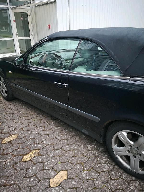 Schwarz Gebraucht 1999 Mercedes CLK230 Cabrio | 1.700 € (Guter Preis) - Bild 1/4