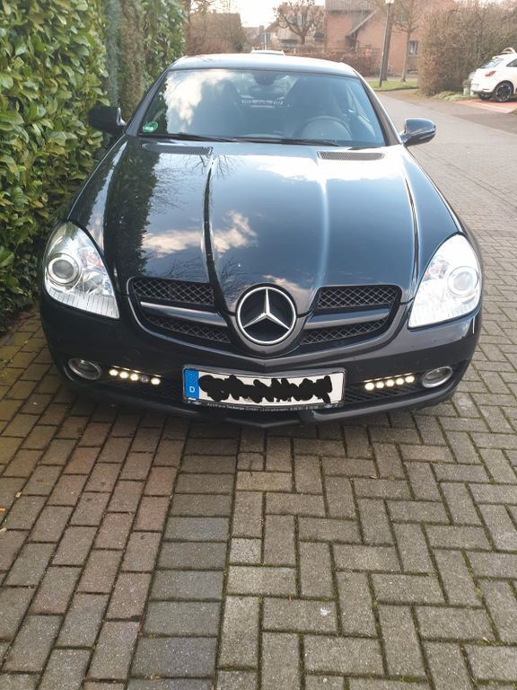 Schwarz Gebraucht 2008 Mercedes SLK200 Cabrio | 15.000 € (Teuer) - Bild 1/4