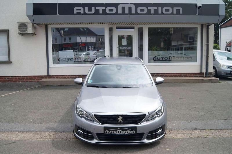 Gebraucht Peugeot 308 SW Active 131 PS (96 kW) 2020 Gris artense Kombi