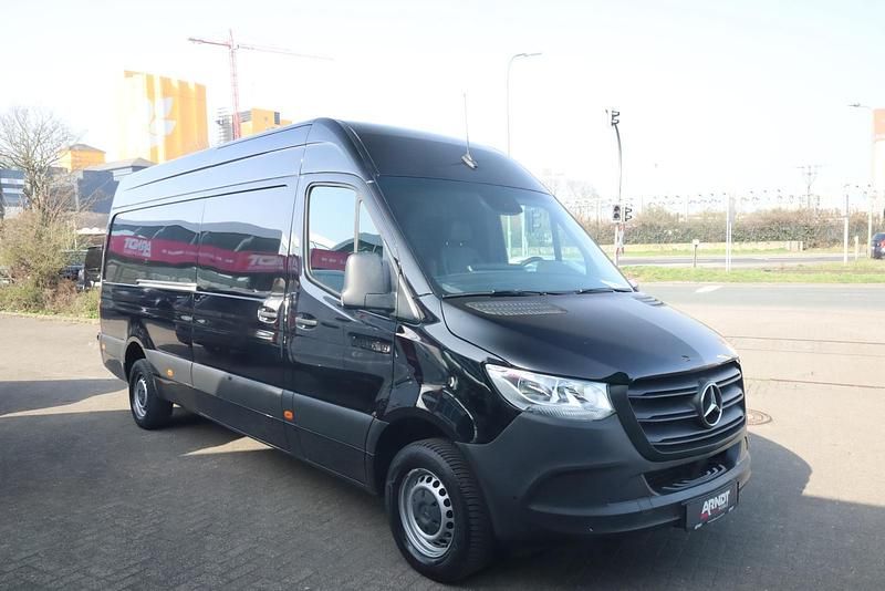 Gebraucht Mercedes Sprinter 170 PS (125 kW) 2023 Tiefschwarz Van