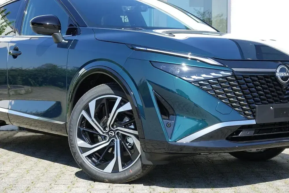 Neu Nissan Qashqai Tekna+ 158 PS (116 kW) 2026 Grün SUV