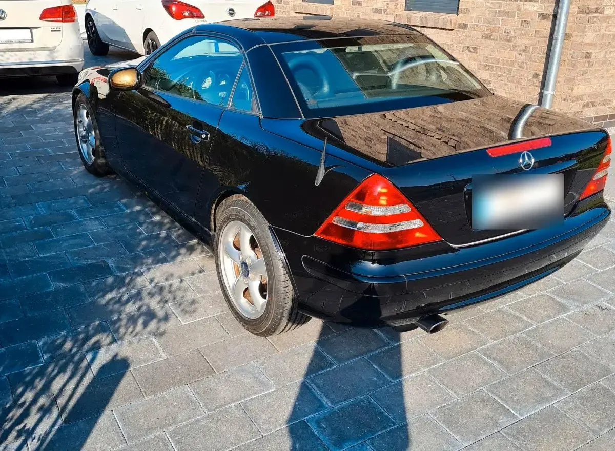 Gebraucht Mercedes SLK200 163 PS (119 kW) 2001 Schwarz Cabrio