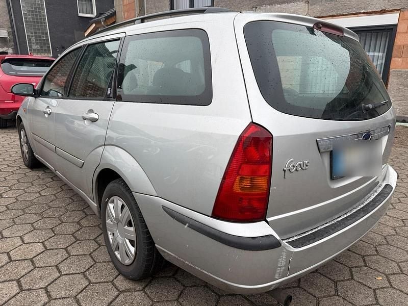 Gebraucht Ford Focus 101 PS (74 kW) 2001 Silber Kombi