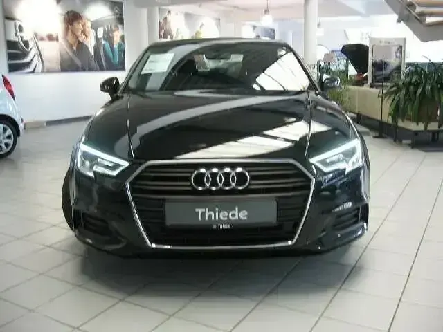 Gebraucht Audi A3 Sport 150 PS (110 kW) 2018 Schwarz Limousine