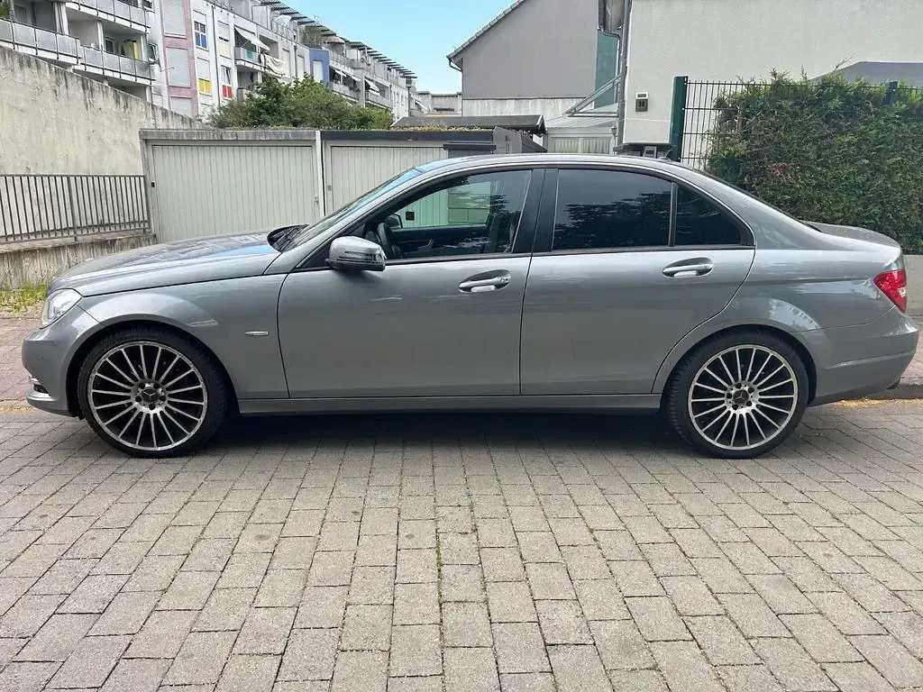 Gebraucht Mercedes C180 156 PS (114 kW) 2011 Grau Limousine