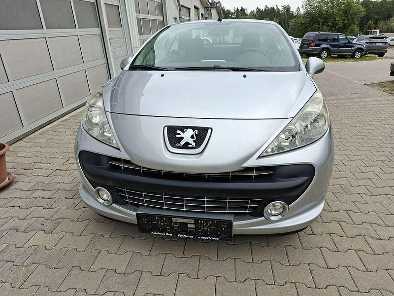 Aluminium grau metallic Gebraucht 2009 Peugeot 207 CC Sport Cabrio | 2.970 € (Fairer Preis) - Bild 1/4