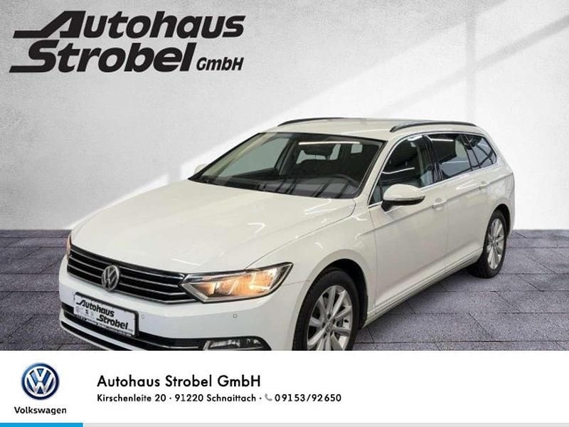 Pure white Gebraucht 2018 VW Passat Comfortline Kombi | 19.990 € (Teuer) - Bild 1/3