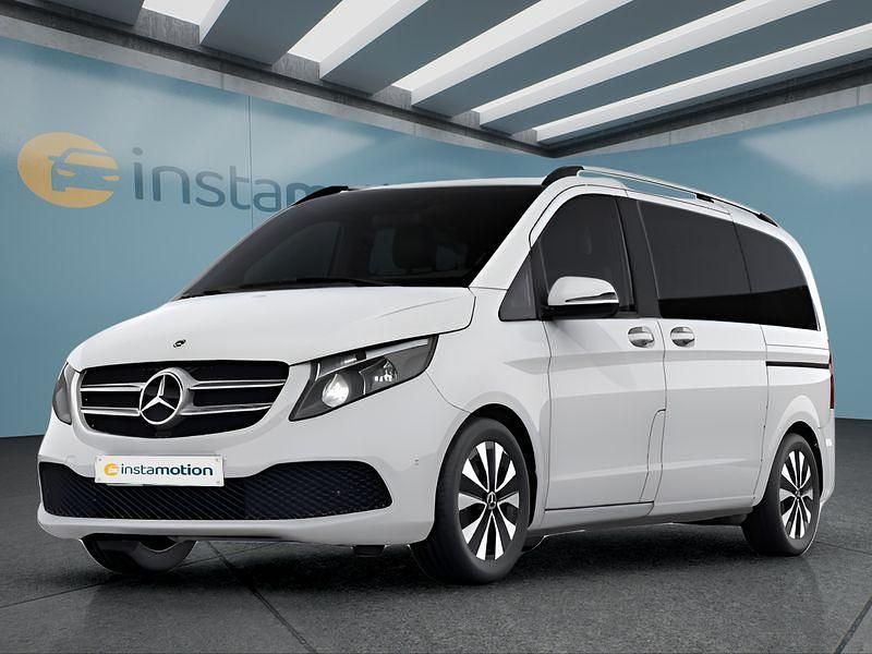 Weiß Gebraucht 2022 Mercedes V220 Van / Kleinbus | 40.949 € (Guter Preis) - Bild 1/4