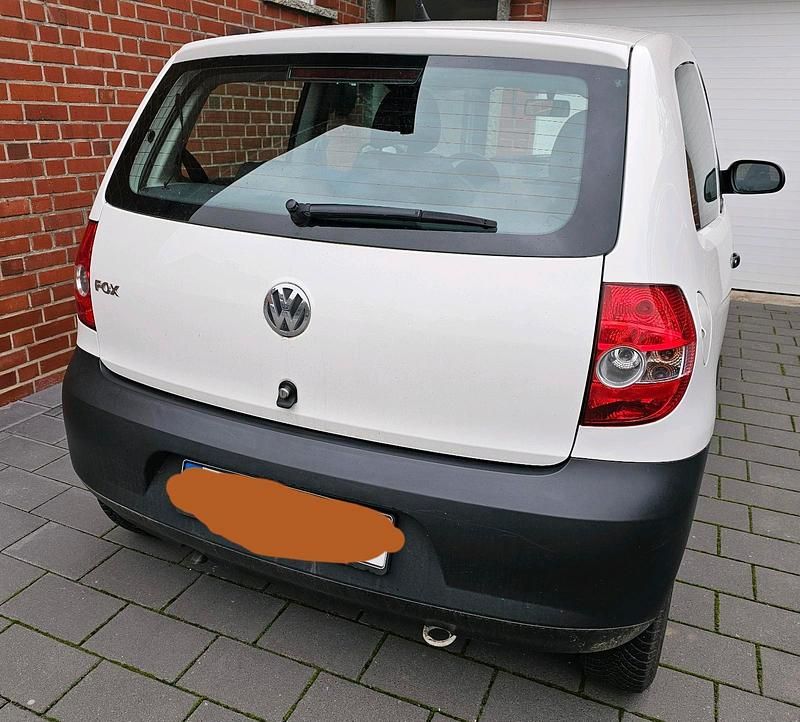 Weiß Gebraucht 2009 VW Fox Kleinwagen | 2.950 € (Etwas zu teuer) - Bild 1/4