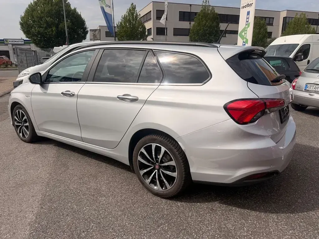 Gebraucht Fiat Tipo Lounge 120 PS (88 kW) 2016 Limousine