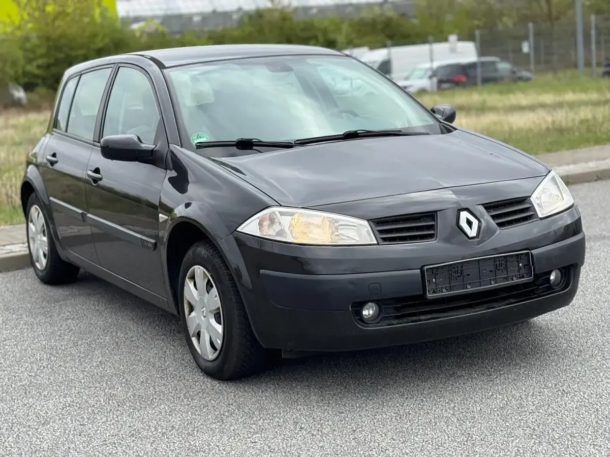 Gebraucht Renault Mégane Dynamique 98 PS (72 kW) 2005 Schwarz Limousine